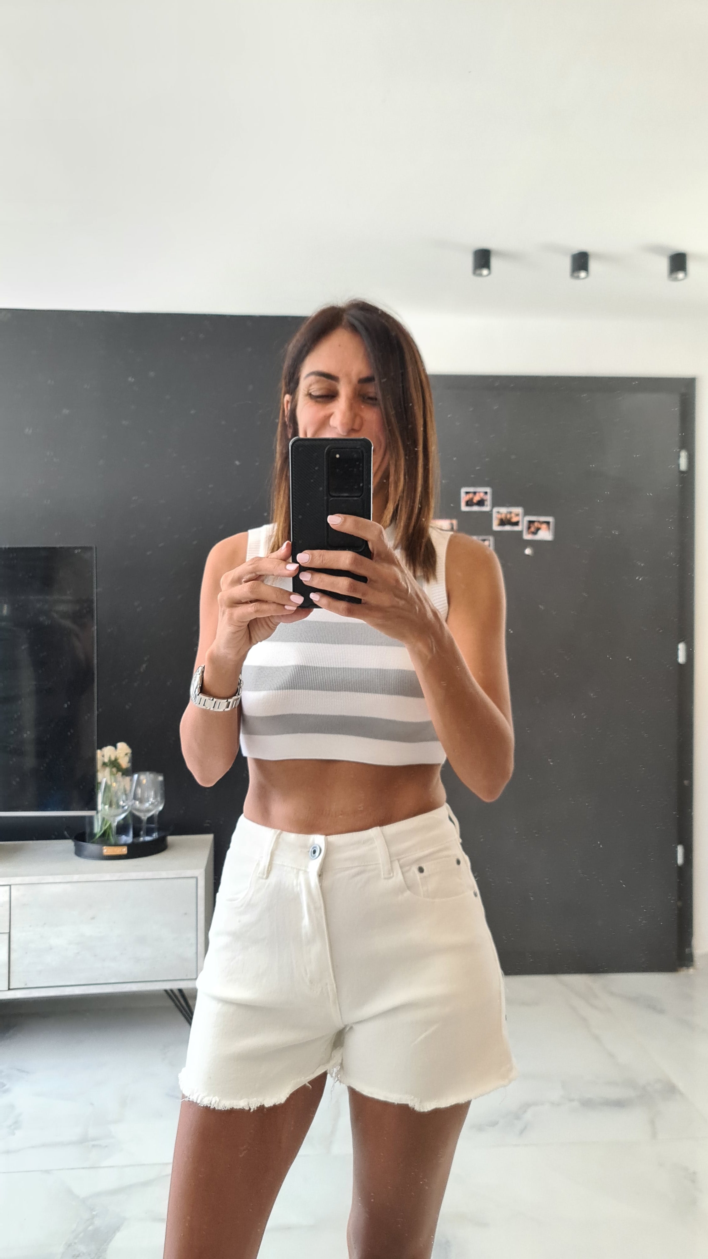 שורט גינס לייקרה